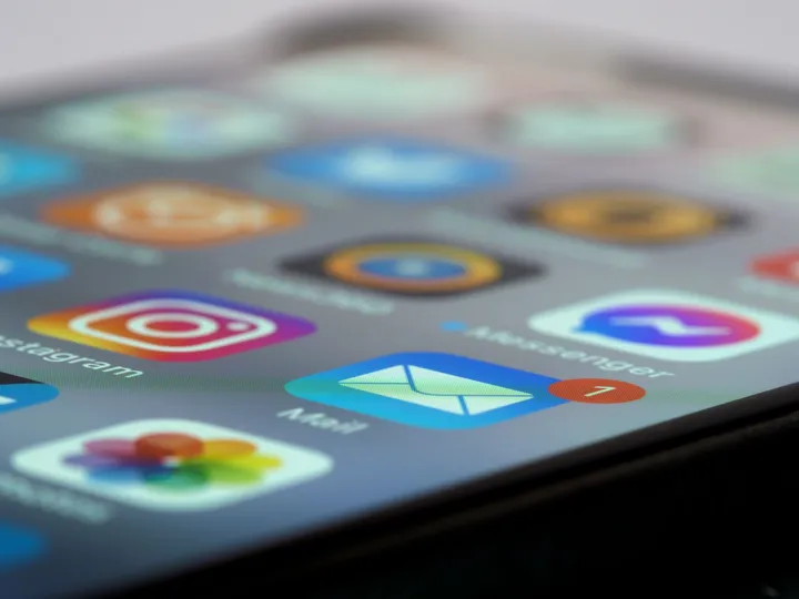 Smartphone screen showing app icons and notifications
